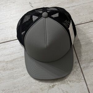 Vuori Gray and Black Performance Trucker Cap..NWT
ONS..